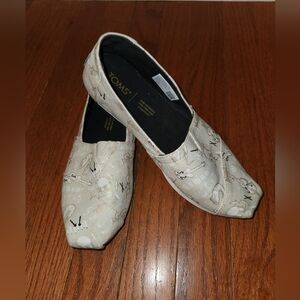 TOMS Women's Cream Slip-On Shoes